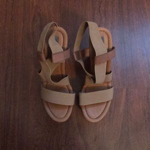 Steve Madden nude wedges with wood bottom